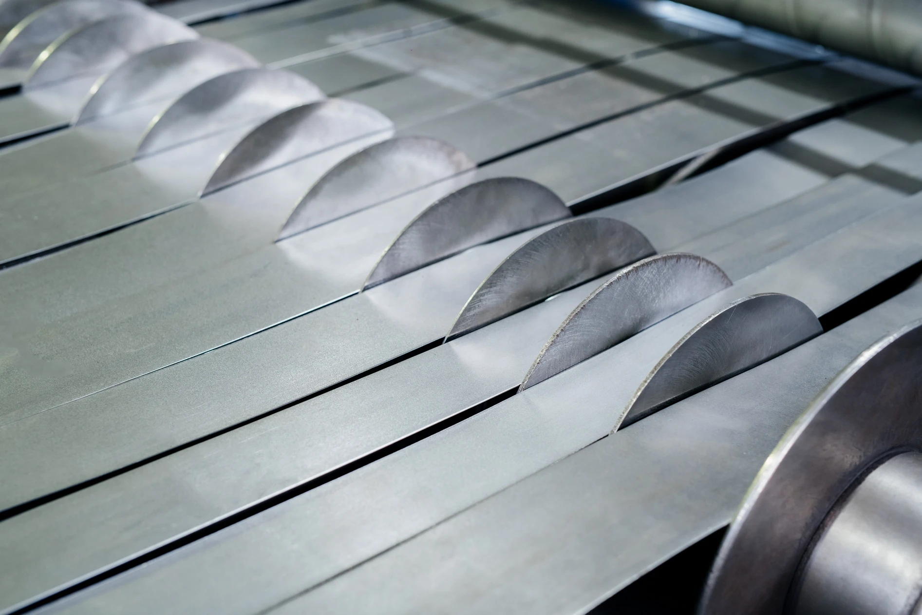 Production of hot-rolled/cold-rolled strip by slitting coils - 4
